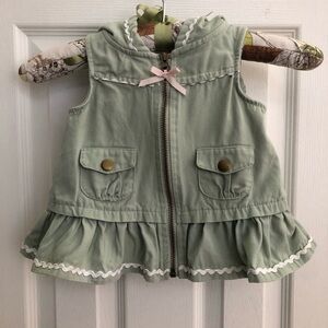 𝅺TAHARI Baby girls sage green hooded vest size‎ 18 months